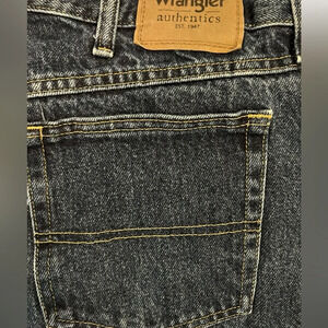 Wrangler Authentics Men’s Size 38x30 Dark Wash straight leg relaxed fit jeans